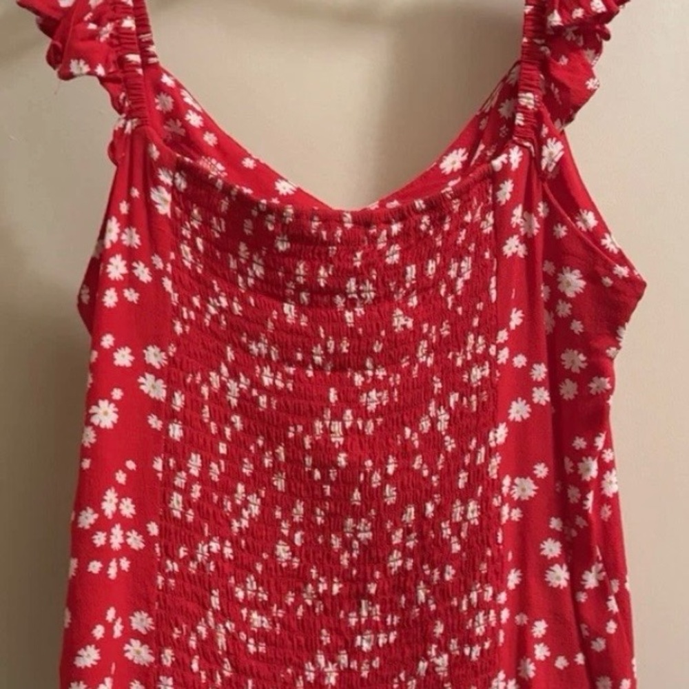 O2 Floral Red Sleeveless Top - Picture 2 of 3